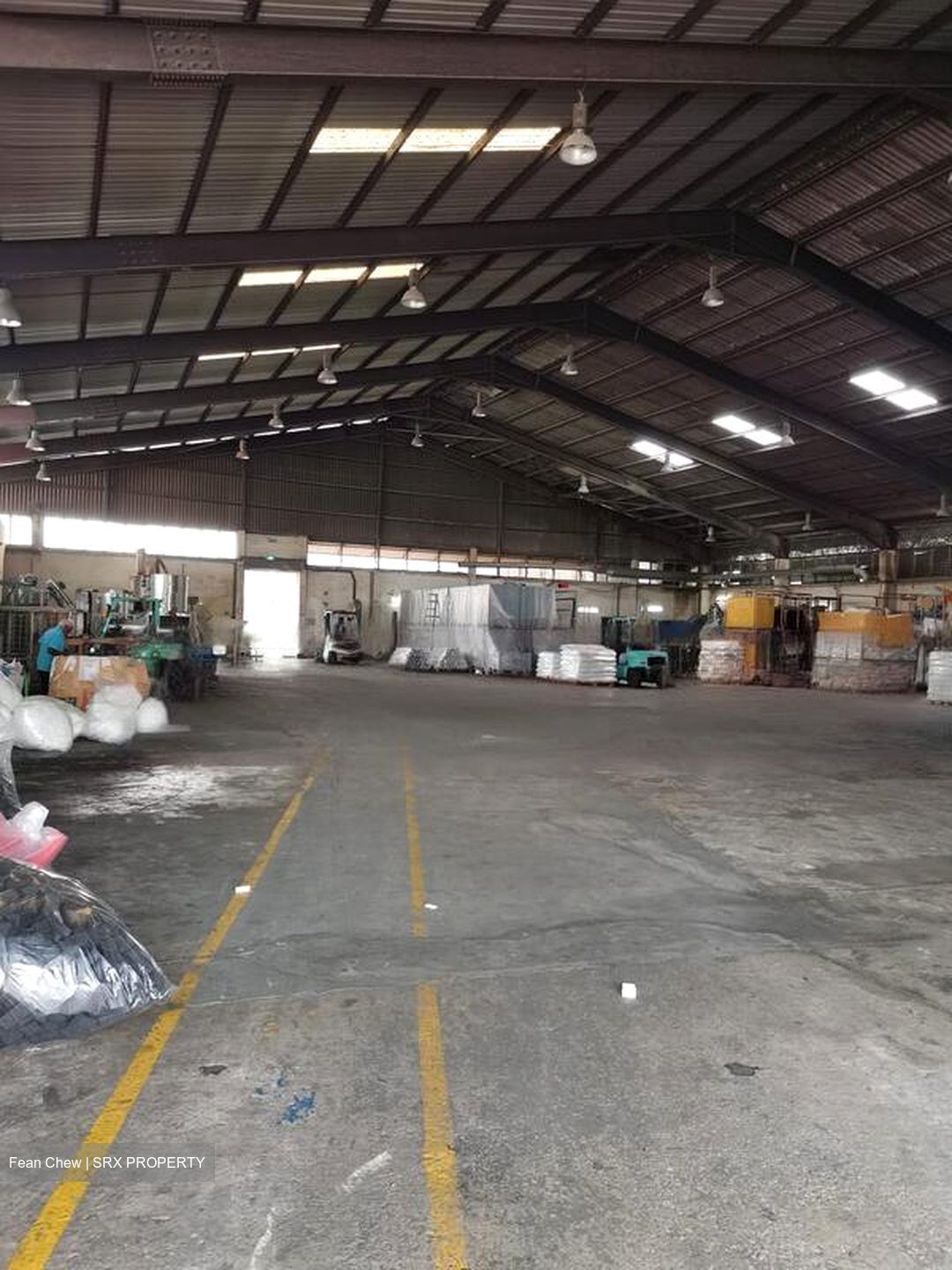 Joo Koon MRT (D22), Warehouse #455173111